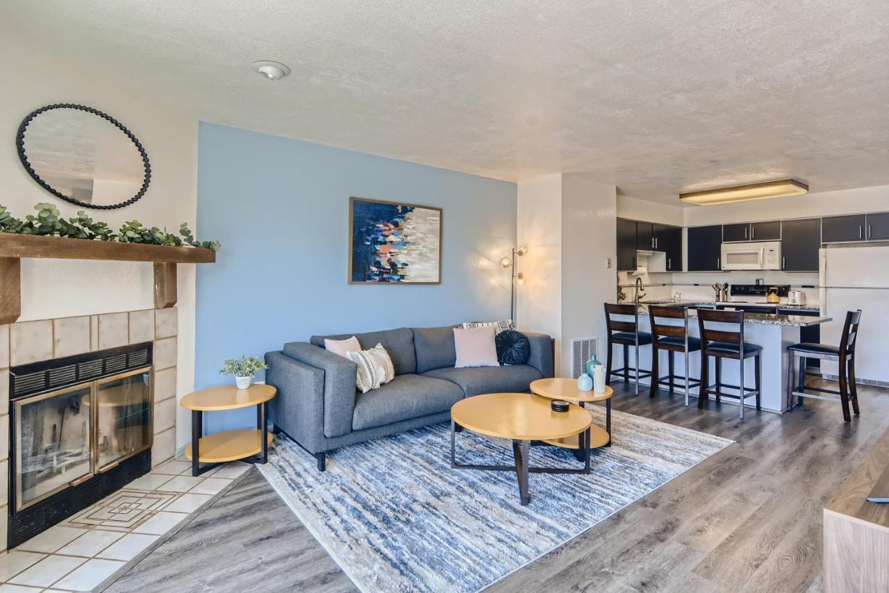 Rare Find Modern Townhome In The Heart Of Old Colorado City โคโลราโดสปริงส์ ภายนอก รูปภาพ
