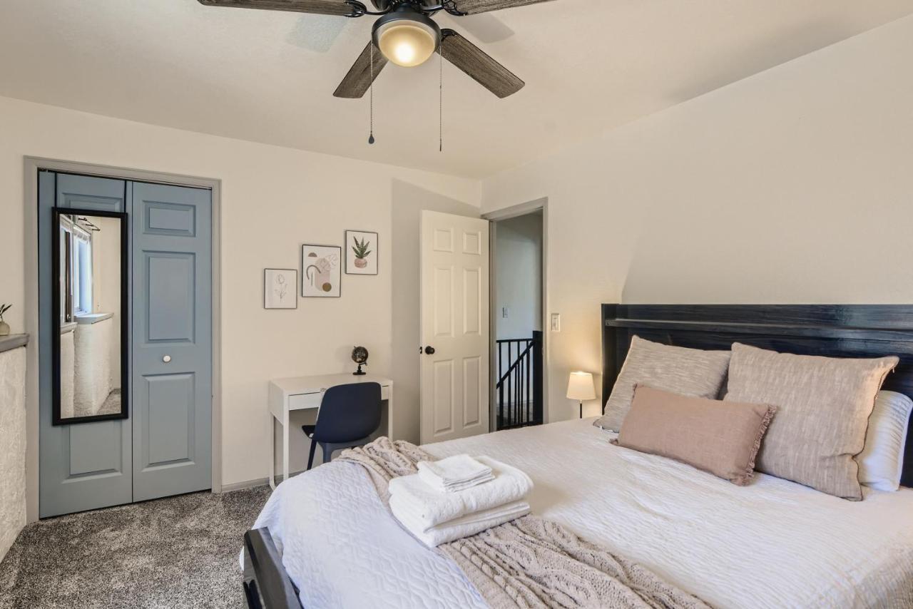 Rare Find Modern Townhome In The Heart Of Old Colorado City โคโลราโดสปริงส์ ภายนอก รูปภาพ
