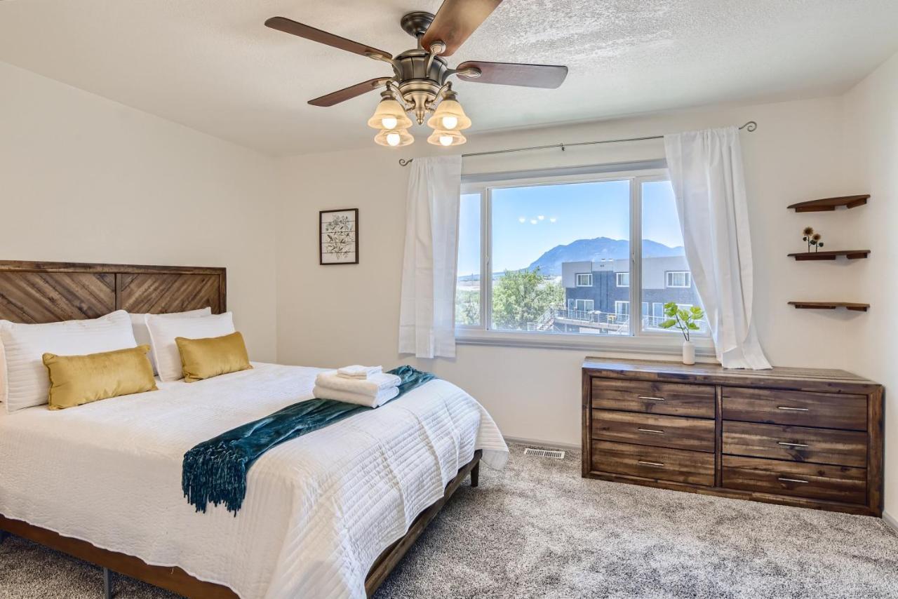 Rare Find Modern Townhome In The Heart Of Old Colorado City โคโลราโดสปริงส์ ภายนอก รูปภาพ